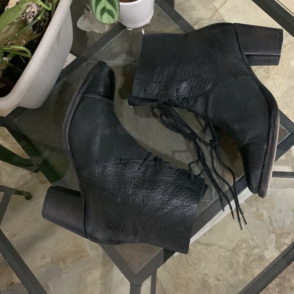 🔥1/2 of Summer Sale!🔥 KOM Made in Portugal Black leather Boots - Picture 5 of 13